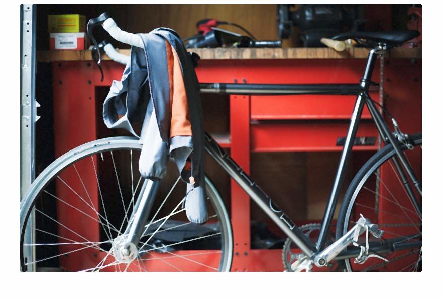 WIOSNA 2014 dla ludzi bedacych zawsze w ruchu, pelna funkcjonalnych i innowacyjnych kroj?w, material?w