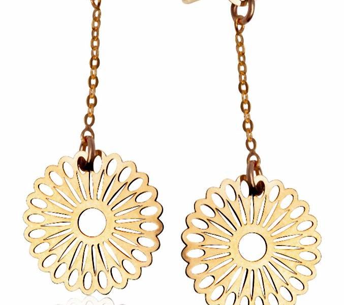 Zlota bizuteria to nieodlaczny element eleganckiego i kobiecego stylu