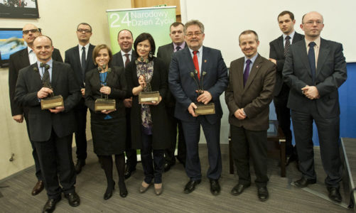 Wyr?znij dbajacych o rodzine