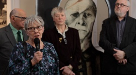 Wystawa prac JÃ³zefa Szajny w Galerii Delfiny BIZNES, Kultura - W dniu 2 kwietnia w Galerii Delfiny na warszawskim PowiÅ›lu odbyÅ‚ siÄ™ wernisaÅ¼ dzieÅ‚ JÃ³zefa Szajny.