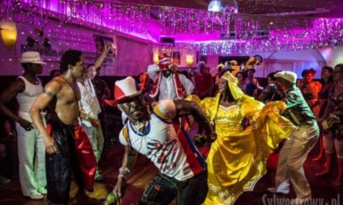 Sylwester na jeziorze, w zamku jak z Disneya czy wÅ›rÃ³d krokodyli?