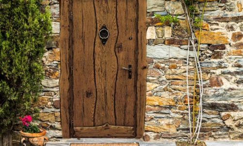 Debowe drzwi zewnetrzne w stylu country