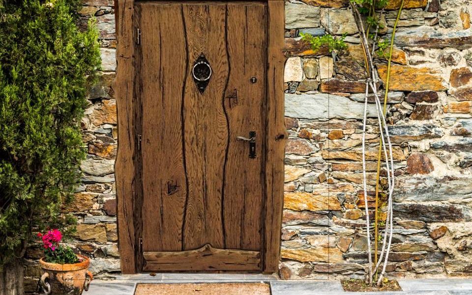 Debowe drzwi zewnetrzne w stylu country