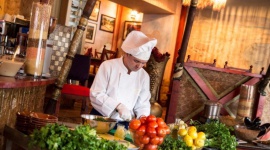 LibaÅ„skie smaki na lunchu prasowym w Le Cedre Styl Å¼ycia, LIFESTYLE - 11 lutego, o godzinie 12.00 restauracja Le Cedre, ktÃ³ra obchodzi w tym roku, swoje 18 urodziny, goÅ›ciÅ‚a warszawskich dziennikarzy, na uroczystym lunchu prasowym.