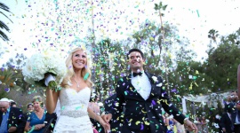 Trendy ślubne w 2015 roku Styl życia, LIFESTYLE - Sezon ślubny na dobre rozpoczyna się maju i trwa aż do jesieni. Zanim jednak państwo młodzi wymienią się obrączkami, powinni zadbać o to, jak ubiorą się w ten wyjątkowy dzień. Warto także, aby pomyśleli o kolorach, które wykorzystają do oprawy uroczystości.