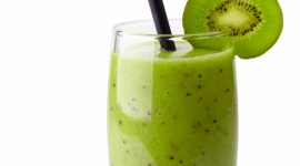 Zielono w kuchni Styl Å¼ycia, LIFESTYLE - ÅšwieÅ¼e, mÅ‚ode listki coraz Å›mielej przyozdabiajÄ… korony drzew. TakÄ… soczystÄ… zieleÅ„ warto zaprosiÄ‡ do domowej kuchni â€“ najlepiej w postaci poÅ¼ywnych smoothieâ€™s.