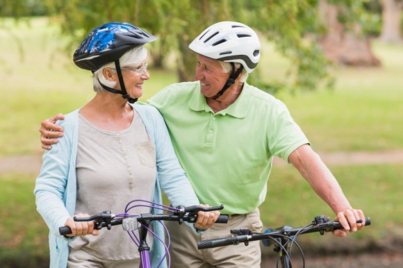 5 sportÃ³w dla seniorÃ³w Styl Å¼ycia, LIFESTYLE - MoÅ¼esz to robiÄ‡ w kaÅ¼dym wieku. AktywnoÅ›Ä‡ fizyczna to nie tylko zdrowie, lecz takÅ¼e kontakty towarzyskie i sprawniejszy mÃ³zg. Specjalista od geriatrii proponuje sporty najlepsze dla seniorÃ³w.