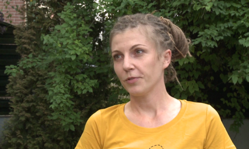 Z kazda sekunda w Polsce ubywa ponad 100 pszcz?l. Bez nich zagrozonych jest wiele roslin i owoc?w