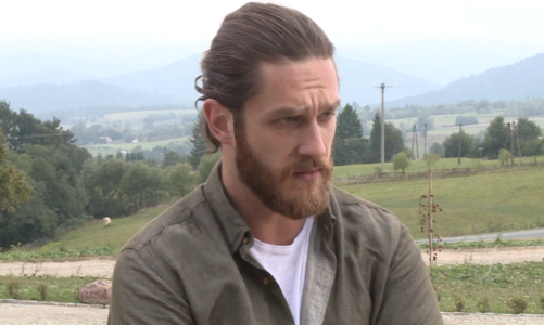 Ekskluzywny Menel twarza marki produkujacej kosmetyki na bazie wegla drzewnego z Bieszczad. Bloger obala mit, ze pielegnacja jest niemeska