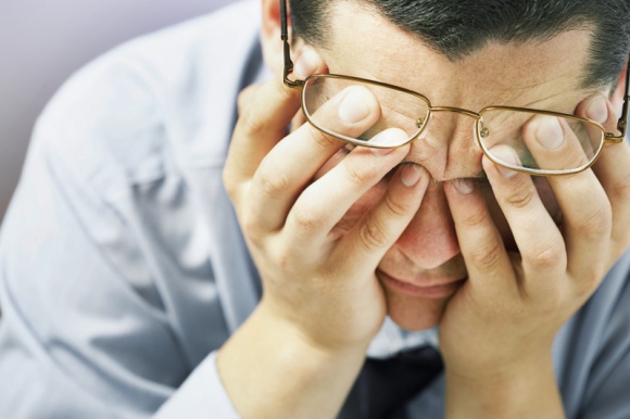 Polacy w gronie najbardziej zestresowanych pracownikÃ³w na Å›wiecie Styl Å¼ycia, LIFESTYLE - Z badaÅ„ OECD Employment Outlook wynika, Å¼e stres w pracy odczuwa aÅ¼ 53,2% PolakÃ³w â€“ zajmujemy trzecie miejsce za TurcjÄ… (67,5% permanentnie zestresowanych pracownikÃ³w) i GrecjÄ… (58%). Skutkiem sÄ… pracownicy wykonujÄ…cy tylko to, co konieczne. Jak zmniejszyÄ‡ te statystyki?