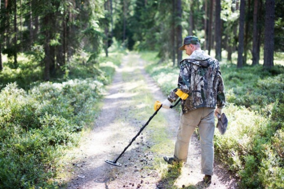 Skarbów szukać tylko z głową i pozwoleniem Styl życia, LIFESTYLE - Złoty pociąg, podziemne miasta i fabryki cudownej broni. Sensacyjne doniesienia z okolic Wałbrzycha rozpalają wyobraźnię i mobilizują nowe rzesze poszukiwaczy skarbów. Niestety nie każdy może zostać Indianą Jonesem.