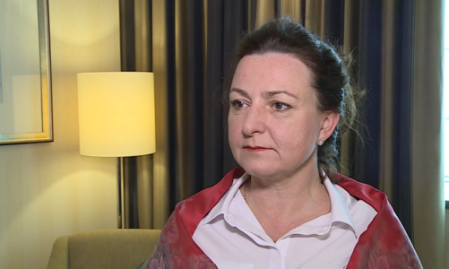 Coraz wiecej os?b cierpi na nadwrazliwosc zeb?w. Gl?wnie z powodu nadmiaru kwasnych i gazowanych produkt?w w diecie