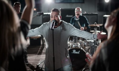 Kosma: Premiera teledysku do nowego singla â€žToÅ¼samoÅ›Ä‡â€