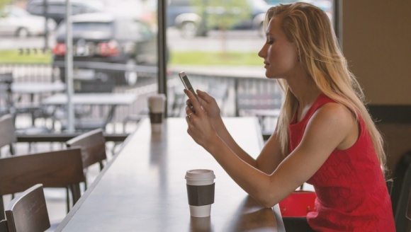 Aplikacje randkowe â€“ popularne czy pomijane? Styl Å¼ycia, LIFESTYLE - Szybkie tempo Å¼ycia i dostÄ™p do nowinek technologicznych skutecznie przenosi Å¼ycie prywatne do strefy wirtualnej. Czy dotyczy to rÃ³wnieÅ¼ szukania miÅ‚oÅ›ci i nawiÄ…zywania nowych znajomoÅ›ci?