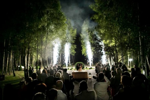 5 sposobów na bezstresowy ślub Styl życia, LIFESTYLE - Ślub traktowany jest zwykle przez narzeczonych jako jedno z najważniejszych wydarzeń w życiu. Jak nad wszystkim zapanować i sprawić, by wielomiesięczne przygotowania były przyjemnością i nie wiązały się ze stresem? Oto kilka sposobów.