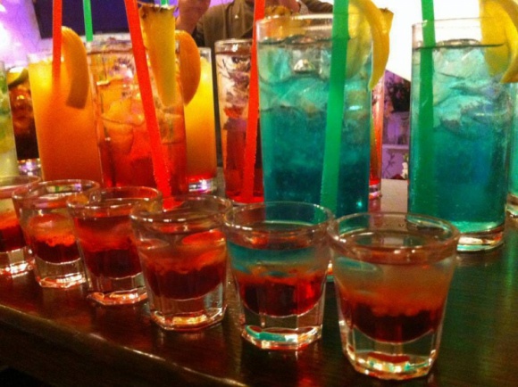 Cudzoziemcy na polskim weselu - co ich zaskakuje? Styl Å¼ycia, LIFESTYLE - GoÅ›cie z zagranicy to dziÅ› niemal norma na kaÅ¼dym przyjÄ™ciu weselnym. I bynajmniej nie sÄ… to tylko krewni czy znajomi, ktÃ³rzy wyjechali z Polski, ale czÄ™sto takÅ¼e obywatele innych krajÃ³w.