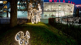 Świąteczny Wola Park Styl życia, LIFESTYLE - Masa migocących światełek, kolorowe iluminacje i dekoracje świąteczne, a do tego Bożonarodzeniowy Jarmark, plenerowe lodowisko i najprawdziwszy Mikołaj. W Wola Parku można poczuć magię Świąt.