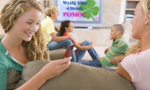 Polacy chÄ™tnie pomagajÄ…, takÅ¼e przez SMS