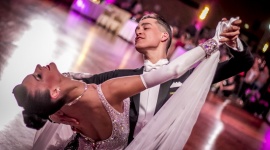 NajwiÄ™ksza na Dolnym ÅšlÄ…sku szkoÅ‚a taÅ„ca od soboty w Magnolia Park Styl Å¼ycia, LIFESTYLE - ZmysÅ‚owa rumba, energetyzujÄ…ca salsa, ksztaÅ‚tujÄ…cy sylwetkÄ™ Pole Dance czy uwielbiany przez dziewczynki balet. A to wszystko w towarzystwie mistrzÃ³w taÅ„ca, w 4 salach, na 800-metrowej powierzchni. W sobotÄ™ w Magnolia Park rusza Centrum TaÅ„ca Champion Team.