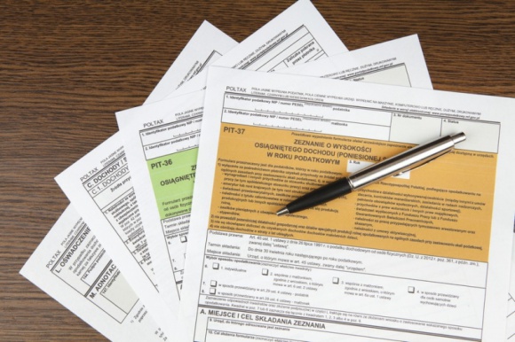 Szybki PIT - rozlicz się na zakupach Styl życia, LIFESTYLE - W piątek i sobotę (24 i 25 marca) w Nowym Rynku pojawią się pracownicy urzędu skarbowego. Pomogą wypełnić PIT i wysłać e-deklarację. Z kolei w niedzielę odbędzie się wielki finał Akademii Rynusia.