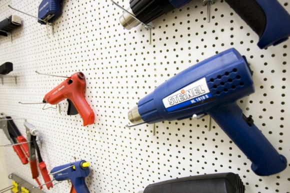 Dbaj o swÃ³j sprzÄ™t. Tak to robiÄ… to fachowcy Styl Å¼ycia, LIFESTYLE - Co zrobiÄ‡, by zestaw do majsterkowania sÅ‚uÅ¼yÅ‚ latami? ÅšrubokrÄ™ty, akcesoria do narzÄ™dzi i ulubiona wiertarka. Dowiedz siÄ™, co i gdzie powiesiÄ‡, jak je przechowywaÄ‡ i co od czasu do czasu wysmarowaÄ‡.