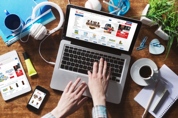 Skompletuj majÃ³wkowy niezbÄ™dnik BIZNES, Konsument - MajÃ³wka to juÅ¼ wrÄ™cz narodowa tradycja PolakÃ³w. Planujemy jÄ… nawet na kilka miesiÄ™cy przed. Wybieramy najlepsze miejsca na wypoczynek, zastanawiamy siÄ™ jakie atrakcje wybraÄ‡. MoÅ¼e w tym roku warto nieco wczeÅ›niej skompletowaÄ‡ nasz majÃ³wkowy niezbÄ™dnik?