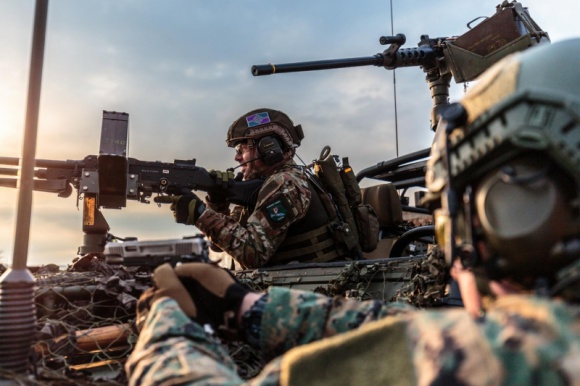 Pierwsze takie ASG w Polsce. Tak byÅ‚o na Asgard City Styl Å¼ycia, LIFESTYLE - Ponad 70 budynkÃ³w, 20 pojazdÃ³w i 600 Å›wietnie przygotowanych uczestnikÃ³w po dwÃ³ch stronach konfliktu. Po 28 godzinach walk zakoÅ„czyÅ‚o siÄ™ Asgard City - najwiÄ™ksza airsoftowa symulacja CQB w Europie, ktÃ³ra odbyÅ‚a siÄ™ na poligonie w WÄ™drzynie.