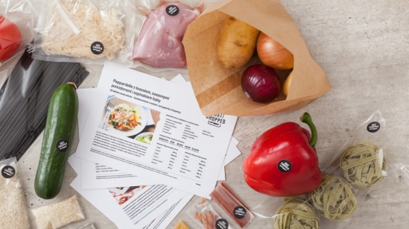 PolskÄ™ ogarnÄ™Å‚a kulinarna rewolucja. Podpowiadamy, jak do niej doÅ‚Ä…czyÄ‡ Styl Å¼ycia, LIFESTYLE - Polacy coraz chÄ™tniej eksperymentujÄ… w kuchni, sÄ… otwarci na nowe smaki oraz lubiÄ… zaskakiwaÄ‡ znajomych i bliskich oryginalnymi potrawami. Osobom, ktÃ³rych jeszcze nie ogarnÄ™Å‚a kulinarna rewolucja podpowiadamy, jak dziÄ™ki 4 aktywnoÅ›ciom staÄ‡ siÄ™ jej czÄ™Å›ciÄ….