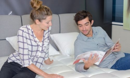 â€žNajlepiej spaÄ‡ na twardymâ€. W jakie jeszcze mity wierzysz?