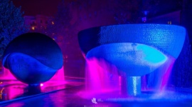 NiezwykÅ‚y pokaz Å›wietlny w Åodzi BIZNES, Kultura - Serdecznie zapraszamy na pokaz iluminacji Å›wietlnej placu juÅ¼ dziÅ› o godz. 21 przy zbiegu ulic Sienkiewicza i Traugutta w Åodzi.