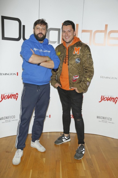 PREMIERA DURABLADE Gwiazdy, LIFESTYLE - Wczoraj na ulicach Warszawy odbyÅ‚a siÄ™ wyjÄ…tkowa gra! Zaproszeni aktorzy i dziennikarze zmierzyli siÄ™ z wyzwaniami, ktÃ³re przygotowaÅ‚a dla nich marka REMINGTON.