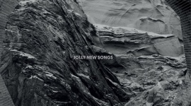 Trupa Trupa i „Jolly New Songs†już dziś w TIDAL! Muzyka, LIFESTYLE - Trzeci studyjny album gdańskiego zespołu zabierze nas w mroczną, ale pełną humoru i dystansu podróż. Niebanalne brzmienie znanej już na całym świecie Trupy Trupa określane jest jako post-punk-psych.