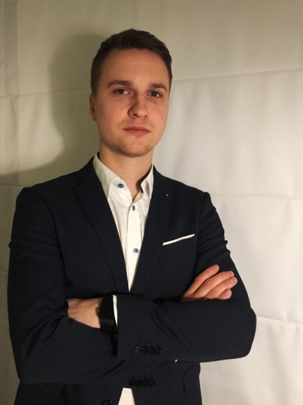 Sezon na zabawÄ™ - rozmowa z Adamem Zwolanem Styl Å¼ycia, LIFESTYLE - Rozmowa z Adamem Zwolanem, czÅ‚onkiem zarzÄ…du biaÅ‚ostockiej spÃ³Å‚ki Lech-GarmaÅ¼eria Staropolska, w ktÃ³rej skÅ‚ad wchodzi teÅ¼ â€žLech - GoÅ›cinny Domâ€.