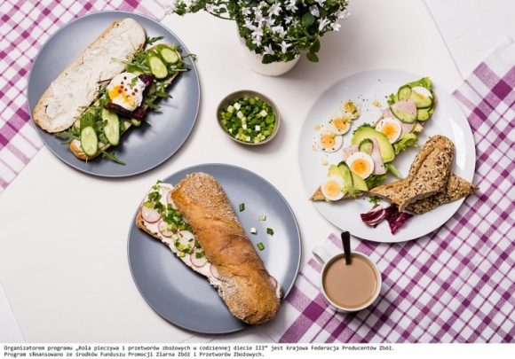 Ekspert obala mity na temat pieczywa Styl Å¼ycia, LIFESTYLE - Pieczywo to jeden z najpopularniejszych skÅ‚adnikÃ³w w codziennym jadÅ‚ospisie PolakÃ³w. 70% konsumentÃ³w deklaruje, iÅ¼ codziennie lub prawie codziennie kupuje produkty z tej kategorii
