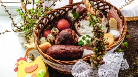 Co wÅ‚oÅ¼yÄ‡ do koszyczka wielkanocnego?