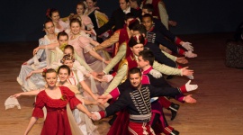 Rekordowy Polonez w SÅ‚upcy Styl Å¼ycia, LIFESTYLE - Z okazji 100. rocznicy odzyskania przez PolskÄ™ NiepodlegÅ‚oÅ›ci oraz w ramach obchodÃ³w miÄ™dzynarodowego dnia taÅ„ca, UrzÄ…d Miasta w SÅ‚upcy podejmie siÄ™ pobicia rekordu Guinnessa na najwiÄ™cej osÃ³b taÅ„czÄ…cych poloneza jednoczeÅ›nie!