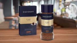 Davidoff Cafe zachÄ™ca do celebrowania chwil i prezentuje nowe opakowania kaw BIZNES, Konsument - Aromatyczne kawy Davidoff majÄ… teraz nowe, stylowe opakowania. Zmieniona szata graficzna jest nowoczesna i minimalistyczna. Jak mawiaÅ‚ Zino Davidoff â€“ â€žcenne chwile to kwestia wyboruâ€, a dobra kawa w nowoczesnej odsÅ‚onie moÅ¼e staÄ‡ siÄ™ jednÄ… z cenniejszych chwil o poranku.