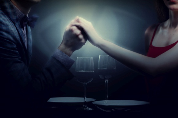 Stand-up w ciemnoÅ›ci zadebiutuje podczas kolacji w Warszawie Styl Å¼ycia, LIFESTYLE - Znane na Å›wiecie wydarzenie jakim jest â€žKolacja w CiemnoÅ›ciâ€ udowadnia, Å¼e spoÅ¼ywanie daÅ„ bez udziaÅ‚u wzroku nadaje im zupeÅ‚nie nowego charakteru. Jak siÄ™ okazuje, w ciemnoÅ›ci moÅ¼na degustowaÄ‡ takÅ¼e poczucie humoru.