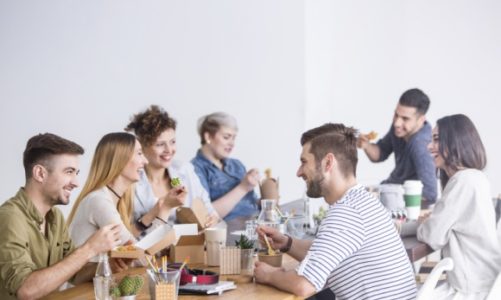 Benefity na widelcu, czyli lunch w pracy