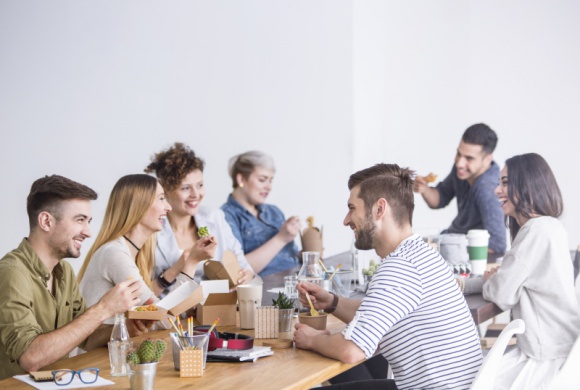 Benefity na widelcu, czyli lunch w pracy