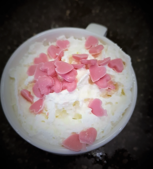 Walentynki w Starbucks Styl życia, LIFESTYLE - Specjalnie z okazji Walentynek, Starbucks przygotował dla swoich gości niespodziankę, która doda szczyptę miłości do wybranych napojów.