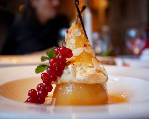 PomysÅ‚y na walentynki w restauracjach BIZNES, Konsument - WspÃ³lna kolacja w romantycznym miejscu to jeden z najczÄ™stszych pomysÅ‚Ã³w na spÄ™dzenia dnia zakochanych. Polacy sÄ… w wiÄ™kszoÅ›ci skÅ‚onni wydaÄ‡ na ten wieczÃ³r od kilkudziesiÄ™ciu do nawet kilkaset zÅ‚otych. Co na 14 lutego przygotowaÅ‚y popularne restauracje?