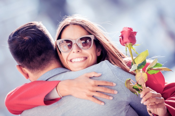 5 pomysÅ‚Ã³w na dzieÅ„ kobiet Styl Å¼ycia, LIFESTYLE - DzieÅ„ kobiet zwiastuje nadejÅ›cie wiosny. Kwiaciarnie przeÅ¼ywajÄ… jeszcze wiÄ™ksze oblÄ™Å¼enie niÅ¼ w walentynki. MÄ™Å¼czyÅºni stajÄ… przed ciÄ™Å¼kim zadaniem znalezienia prezentu, ale co kupiÄ‡ osobie, ktÃ³ra niczego w sumie nie potrzebuje?