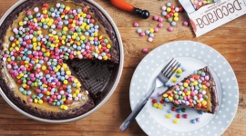 Hygge, lagom, ikigai, sisu, skogluft... Styl Å¼ycia, LIFESTYLE - Hygge, lagom, ikigai, sisu, skogluft... obcojÄ™zycznie brzmiÄ…ce nazwy postaw Å¼yciowych szturmem zdobyÅ‚y serca, gÅ‚owy iâ€¦ portfele PolakÃ³w. Niestety, sprawiajÄ…, Å¼e w pogoni za szczÄ™Å›ciem ukrytym w tych hasÅ‚ach czÄ™sto czujemy siÄ™ jeszcze bardziej sfrustrowani tym, (...)