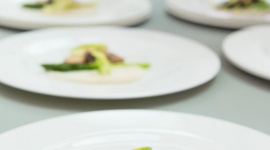 Kulinarne SOS, czyli catering wielkanocny dla zabieganych Styl Å¼ycia, LIFESTYLE - ChoÄ‡ chcielibyÅ›my przygotowaÄ‡ wielkanocne specjaÅ‚y samodzielnie od podstaw, to jednak nierzadko codziennoÅ›Ä‡ brutalnie weryfikuje nasze plany. Z pomocÄ… przychodzi wtedy ratunek dla zabieganych, czyli catering.