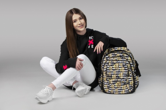 Roksana WÄ™giel - AmbasadorkÄ… marki St.Right Gwiazdy, LIFESTYLE - ROKSANA WÄ˜GIEL â€“ pierwsza w historii polska zwyciÄ™Å¼czyni Eurowizji Junior zostaÅ‚a AmbasadorkÄ… marki ST.RIGHT, dedykowanej dla mÅ‚odzieÅ¼y i dzieci w wieku szkolnym.