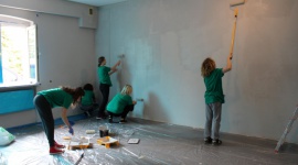 Razem na rzecz potrzebujÄ…cych Styl Å¼ycia, LIFESTYLE - Pracownicy i klienci firmy DB Schenker wsparli Dom dla Dzieci w GryÅºlinach. Akcja odbyÅ‚a siÄ™ w ramach wolontariatu pracowniczego â€žCzas pomaganiaâ€.