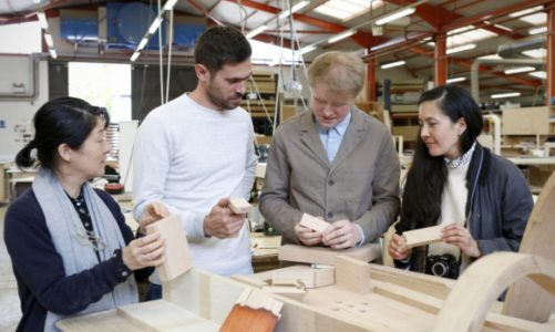 Dziedzictwo zamkniÄ™te w drewnie – projekt AHEC na Festiwal Designu w Londynie