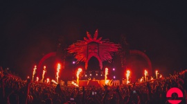 Sunrise Festival 2019 za nami! Muzyka, LIFESTYLE - ZakoÅ„czyÅ‚ siÄ™ Sunrise Festival 2019. Przez 3 dni na terenie byÅ‚ego lotniska w Podczelu bawiÅ‚o siÄ™ ponad 100 tys osÃ³b. To absolutny rekord. Na 5 spektakularnych scenach wystÄ…piÅ‚o blisko 100 artystÃ³w z caÅ‚ego Å›wiata.