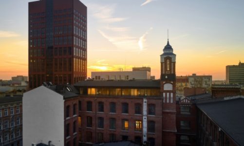 Dawniej hale produkcyjne, dziÅ› miejsca spotkaÅ„